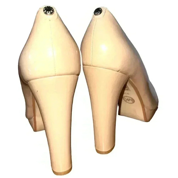 MICHAEL KORS CHANTEL NUDE PATENT LEATHER PLATFORM PUMPS. - Picture 12 of 12